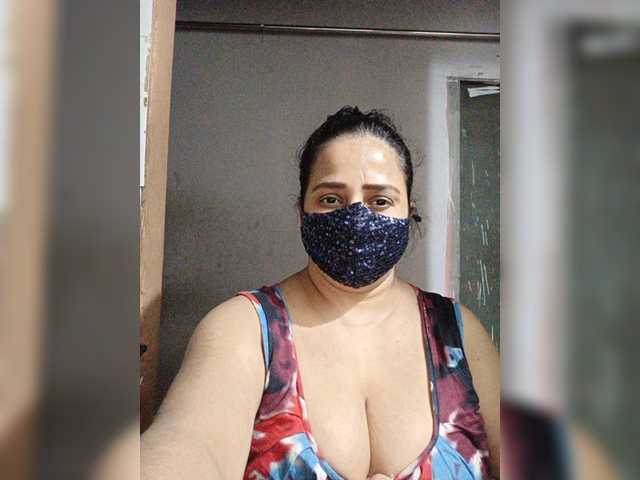 Transliacijos ekrano nuotraukos IndianEsha