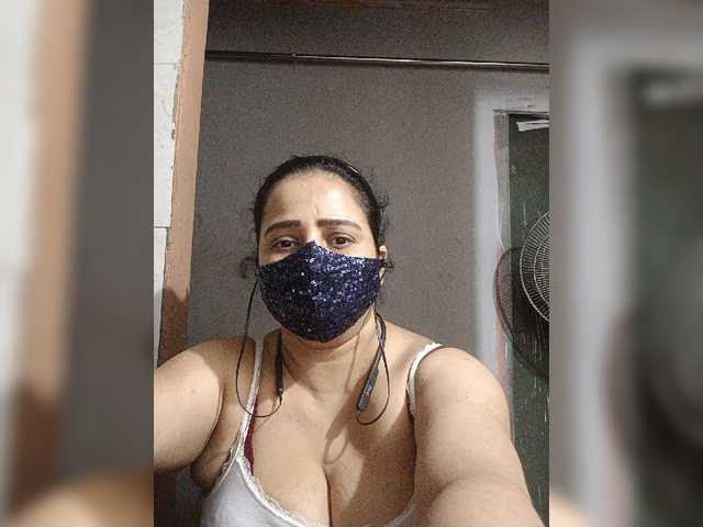 Transliacijos ekrano nuotraukos IndianEsha