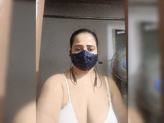 Transliacijos ekrano nuotraukos IndianEsha