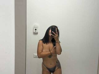 Erotinis vaizdo pokalbis MiraNights