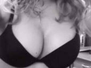 Erotinis vaizdo pokalbis iriska844