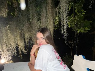 Erotinis vaizdo pokalbis IsaBeaumont