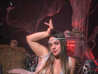 Erotinis vaizdo pokalbis IsabellaHarle