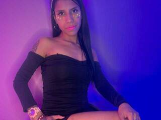 Erotinis vaizdo pokalbis IsabellaTaylor