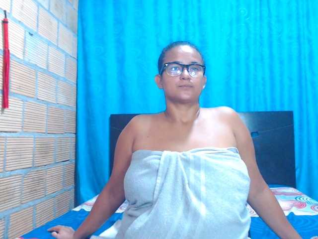 Nuotraukos isabellegree I am a very hot latina woman willing everything for you without limits love