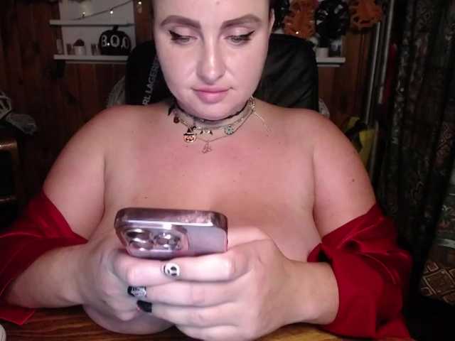 Transliacijos ekrano nuotraukos IThinkaboutu