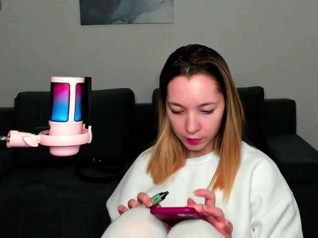 Nuotraukos JennySims Help me promote my account and bring it to the top❤️ The toy runs on 2TK, favorite vibrations are 25 and 100TKI'll do it in private, whatever you want sweetGOAL: show with oil all over the body to sexy music