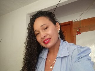 Erotinis vaizdo pokalbis jesy-gomez