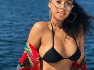 Erotinis vaizdo pokalbis Jolieculmetisse