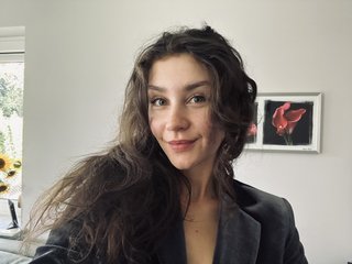 Erotinis vaizdo pokalbis JolieKiss