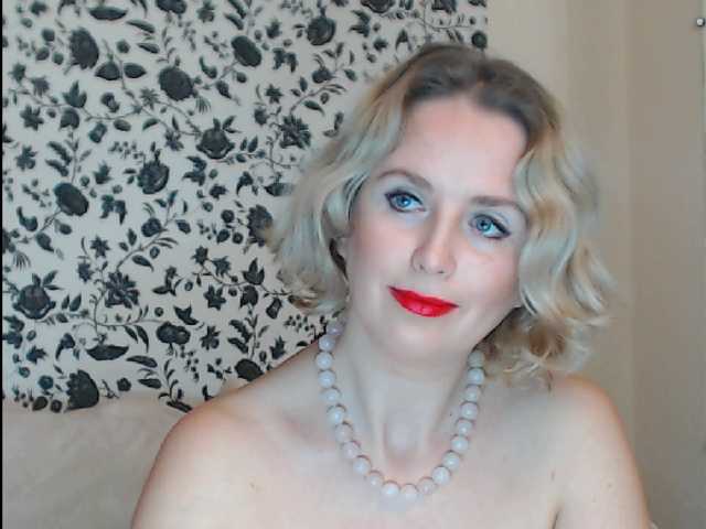 Nuotraukos JosephineG 100 tokens to remove the panties, 250 tokens to mastubate, 750 tokens to have orgasm, various positions 250 to do strip dance
