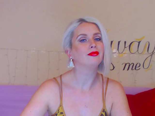 Nuotraukos JosephineG compliment 25 tokens+ Ass 25 tokens+ Breasts 25 tokens+ doggy stile 25 tokens+ send air kiss 25 tokens + naked dance 50 tokens+ suck finger 25 tokens+ open your camera 50 tokens+