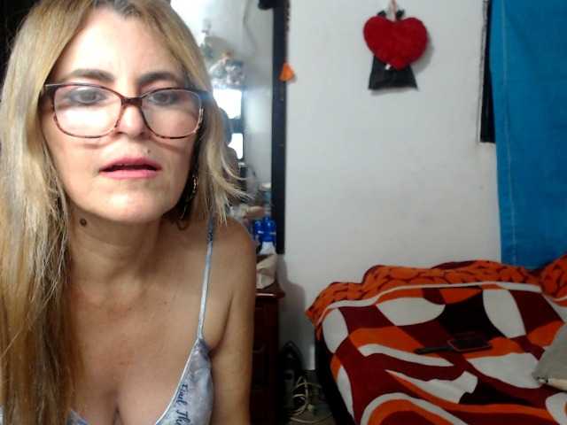 Nuotraukos JuanitaWouti Hello, how are you today, I'm very hot and I want to please you if you want to see me naked 40 tokes my tits 25 tokes my open pussy 50 tokes and finger masturbation or toy 70 tokes you want to see my ass and fuck it 70 tokes see camera 10 tokes show