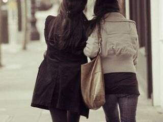 Erotinis vaizdo pokalbis Juli-april