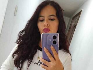 Erotinis vaizdo pokalbis Juliana-rosee