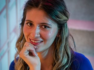 Erotinis vaizdo pokalbis julieth-love