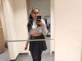 Erotinis vaizdo pokalbis JulietShy