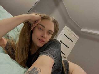 Erotinis vaizdo pokalbis HollyGolightly