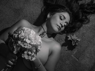 Erotinis vaizdo pokalbis JuliRobert