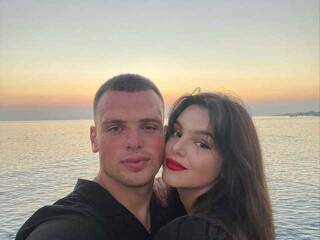 Erotinis vaizdo pokalbis little_julia011