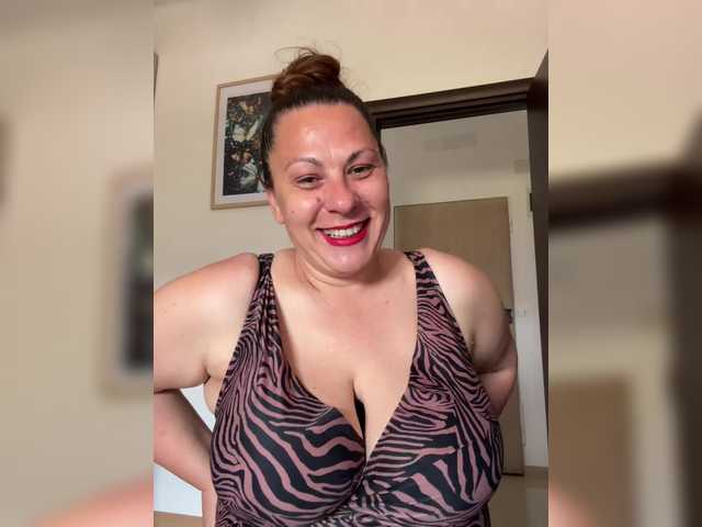 Transliacijos ekrano nuotraukos Jullyy