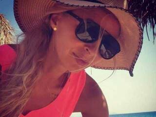 Erotinis vaizdo pokalbis JuneFlower