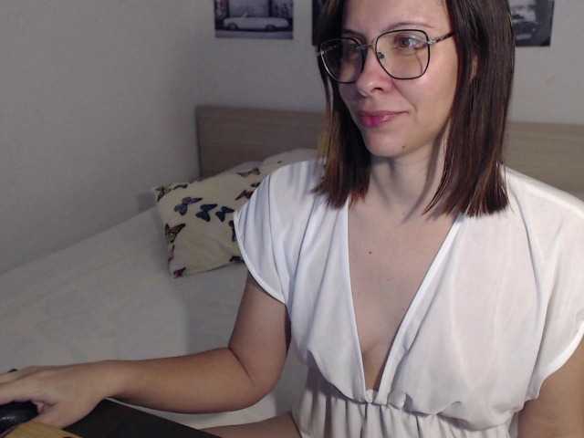 Nuotraukos JustMeXY7 LOVENSE ON, tits -100 toks, pussy -150 toks, naked and play -400 toks. Join me! :*