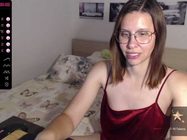 Nuotraukos JustMeXY7 LOVENSE ON, tits -100 toks, pussy -150 toks, naked and play -400 toks. Join me! :*