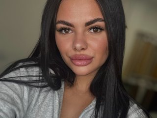 Erotinis vaizdo pokalbis KamillaLovee