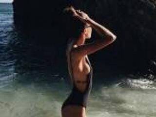 Erotinis vaizdo pokalbis karinnna