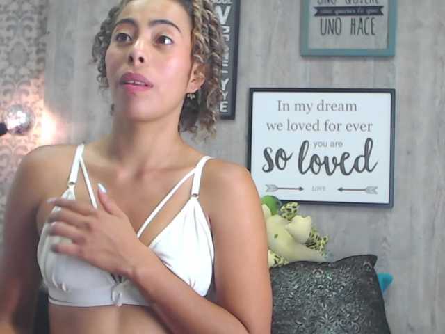 Nuotraukos karla-morelli Lovense: Interactive Toy that vibrates with your Tips #Lovense #Ohmibod #interactivetoy a little fun doesn't hurt you and it makes me very happy !!!!
