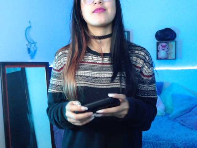 Transliacijos ekrano nuotraukos Karlett-Moon