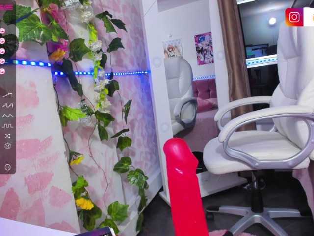 Transliacijos ekrano nuotraukos Emma-bella