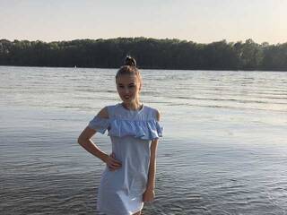 Erotinis vaizdo pokalbis Karolina384