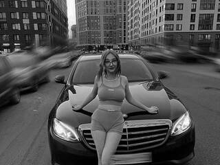 Erotinis vaizdo pokalbis KARYY