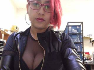 Erotinis vaizdo pokalbis Kasandra-rous