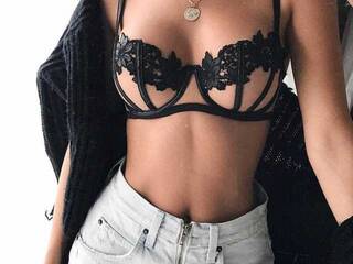 Erotinis vaizdo pokalbis KasandraBenks