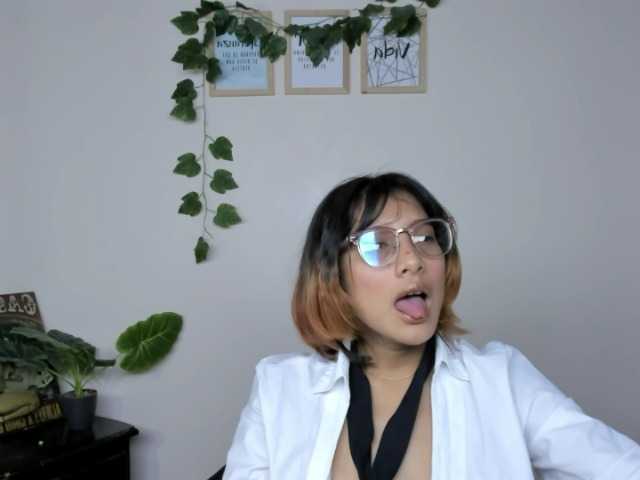 Nuotraukos Katana-cole show dildo 150 toks-- deep throat 80 toks-- show ass 50 tips--naked (10min) 200 tips--squirt 300 toks--spank ass 20toks-oil in your body 350