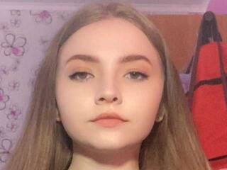 Erotinis vaizdo pokalbis KatarinaLITTLE