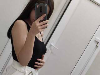 Erotinis vaizdo pokalbis MalishkaGo