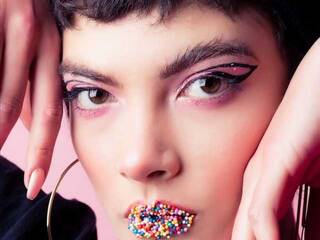 Erotinis vaizdo pokalbis Kathe-Leon