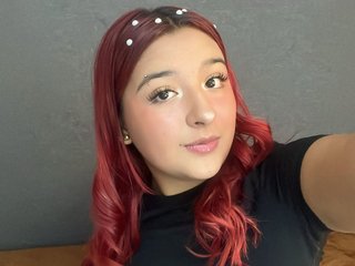 Erotinis vaizdo pokalbis Katie-Carter