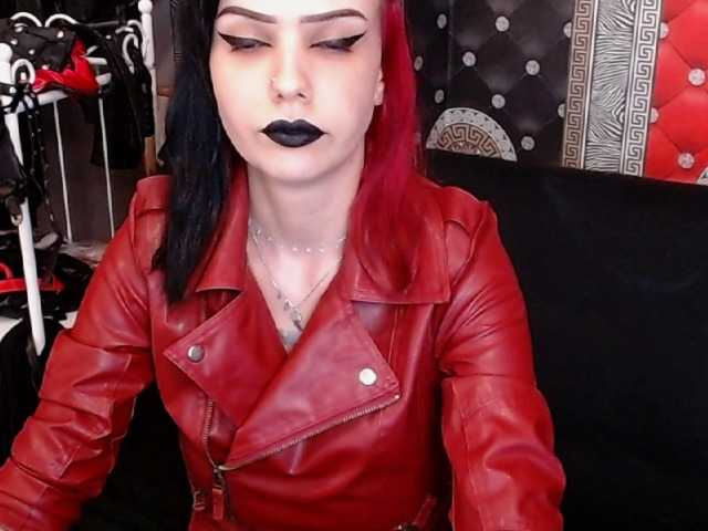 Nuotraukos katvondomme PM is 33! Address your #mistress properly and never without tribute! #queen #fetish #findom #goddess