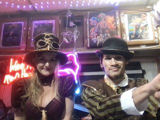 Erotinis vaizdo pokalbis Kay-and-Lucy