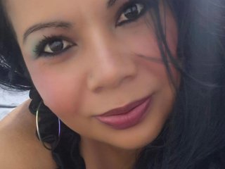 Erotinis vaizdo pokalbis Keilly-Rosse