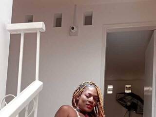 Erotinis vaizdo pokalbis keilth