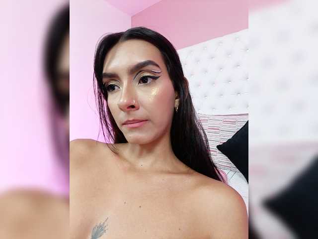 Nuotraukos KelsyMoore Tell me your wildest thoughts and let´s have fun together playing with this hot colombian body . FULL NAKED + BLOWJOB AT @remain