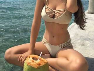 Erotinis vaizdo pokalbis KendallJohns