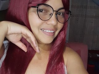 Erotinis vaizdo pokalbis Kharo