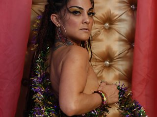 Erotinis vaizdo pokalbis Ki2KUCHi